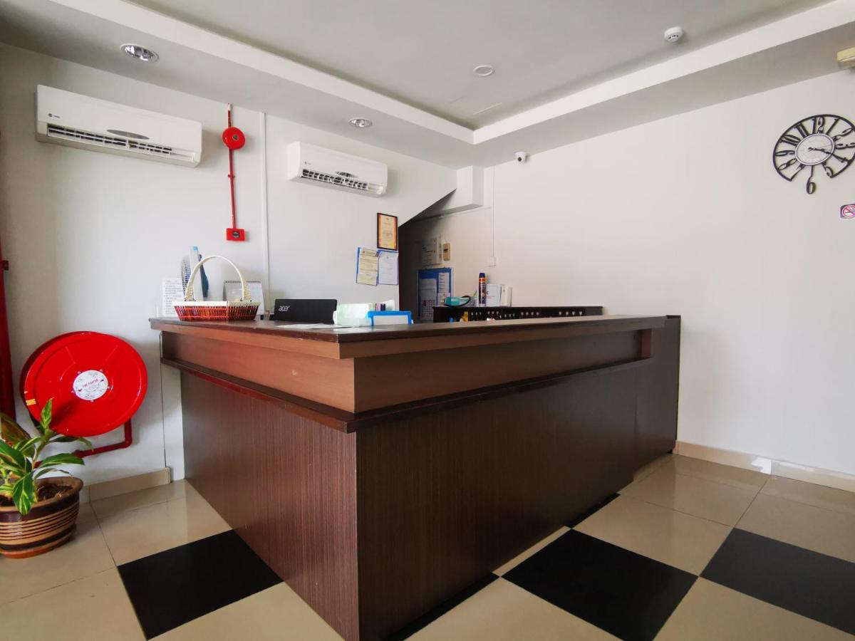Clover Hotel Port Dickson Buitenkant foto
