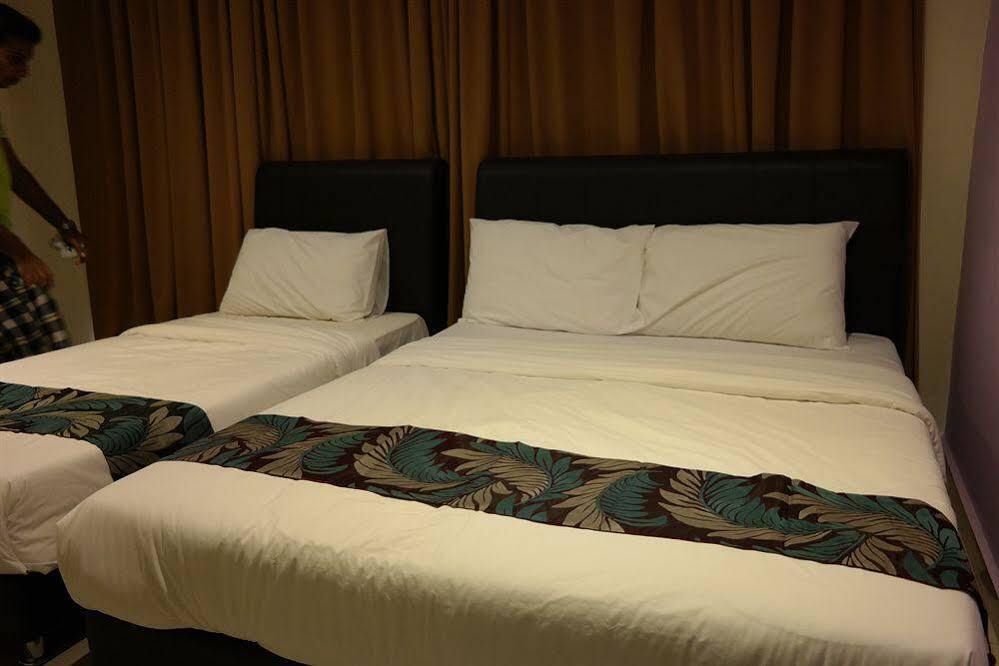 Clover Hotel Port Dickson Buitenkant foto